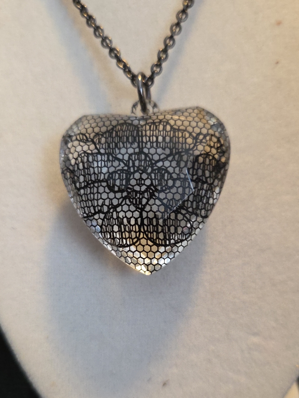 G By Guess Heart Lace Pattern Acrylic Pendant Necklace - Black Chain And Closure